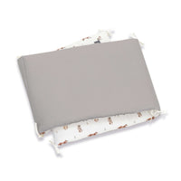 Protector cuna 70x140 cm (reversible) estampado bosque · Taiga 627-148